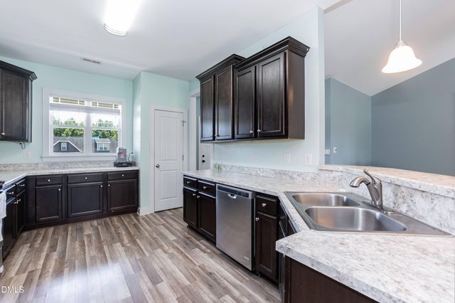 53 Red Wood Road, Zebulon, NC 27597