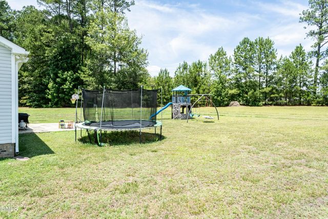 53 Red Wood Road, Zebulon, NC 27597