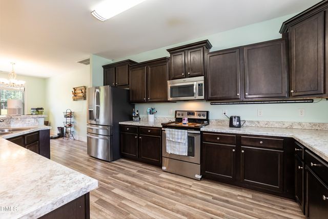 53 Red Wood Road, Zebulon, NC 27597