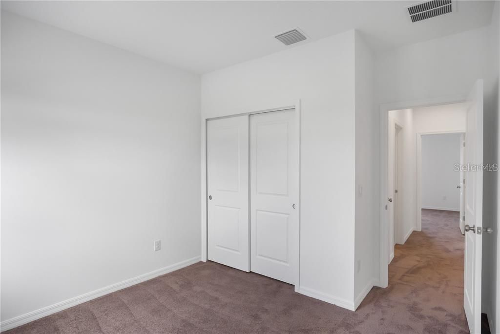 Image 17 of property listing at 5719 MAIDENSTONE WAY, Palmetto, FL 34221