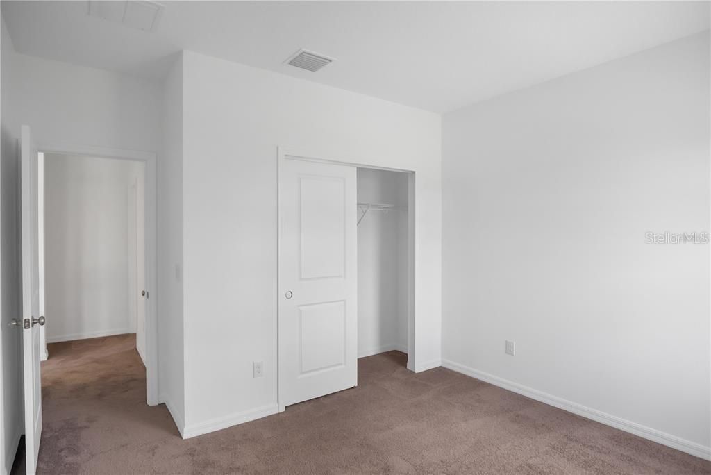 Image 20 of property listing at 5719 MAIDENSTONE WAY, Palmetto, FL 34221