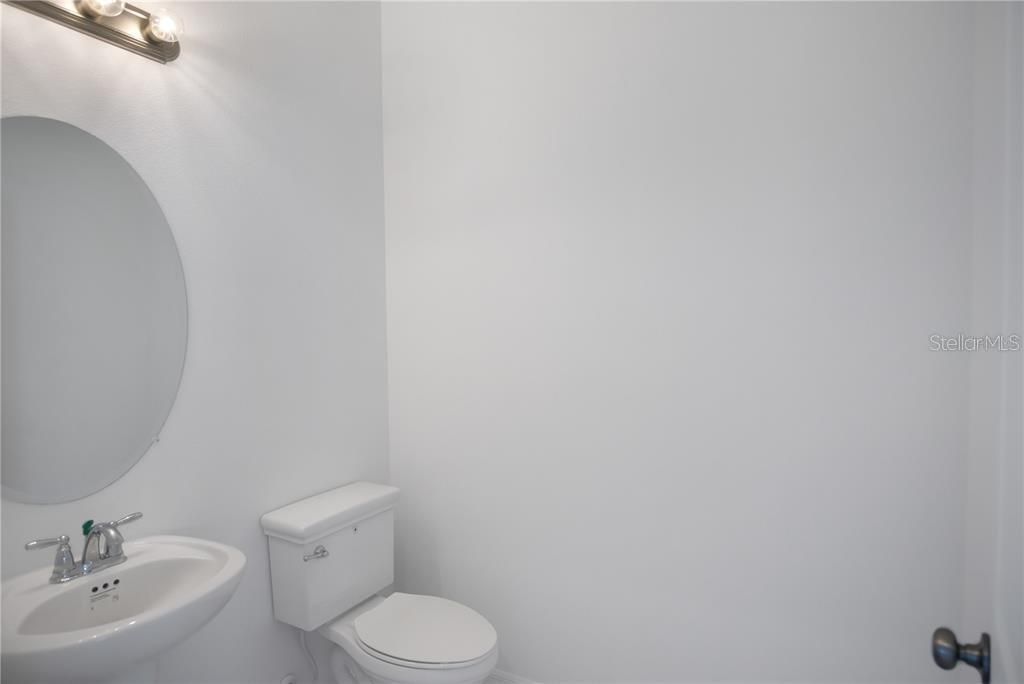 Image 8 of property listing at 5719 MAIDENSTONE WAY, Palmetto, FL 34221