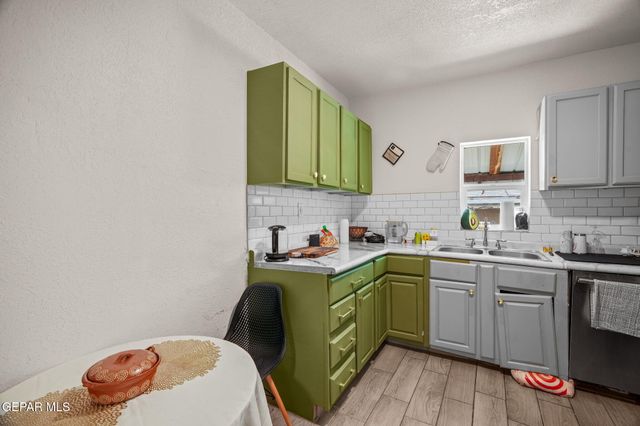 2805 GRANT Avenue A, El Paso, TX 79930