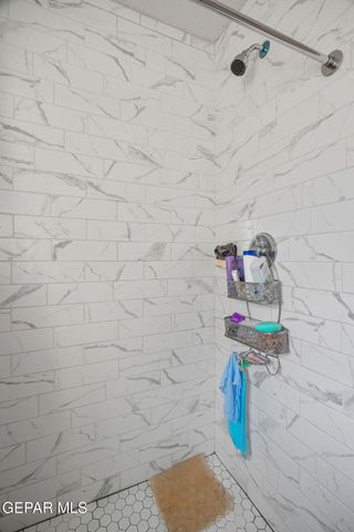 2805 GRANT Avenue A, El Paso, TX 79930