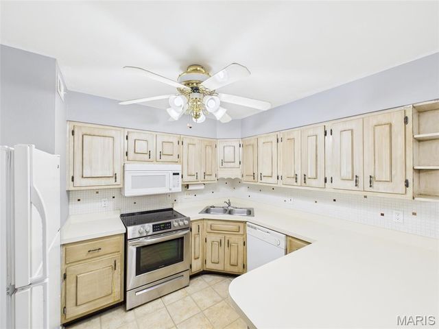 10069 N Bunker Hill Drive A, St Louis, MO 63123