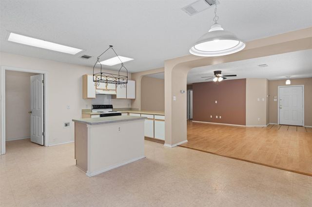 1353 Lakeside LOOP, Round Rock, TX 78665