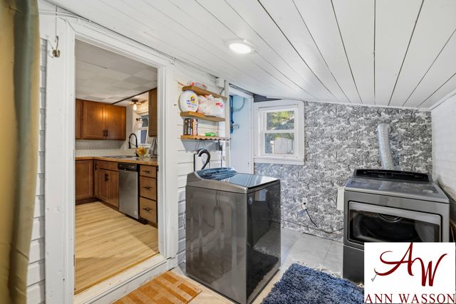 1044 S Bridge Street, Belding, MI 48809