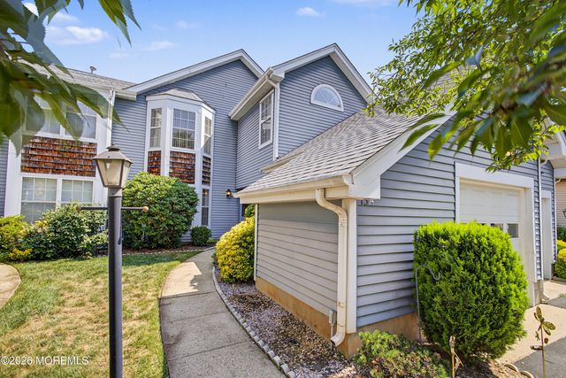 13 Ashbourne Drive A, Monroe, NJ 08831