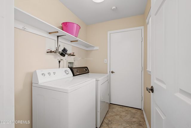 13 Ashbourne Drive A, Monroe, NJ 08831