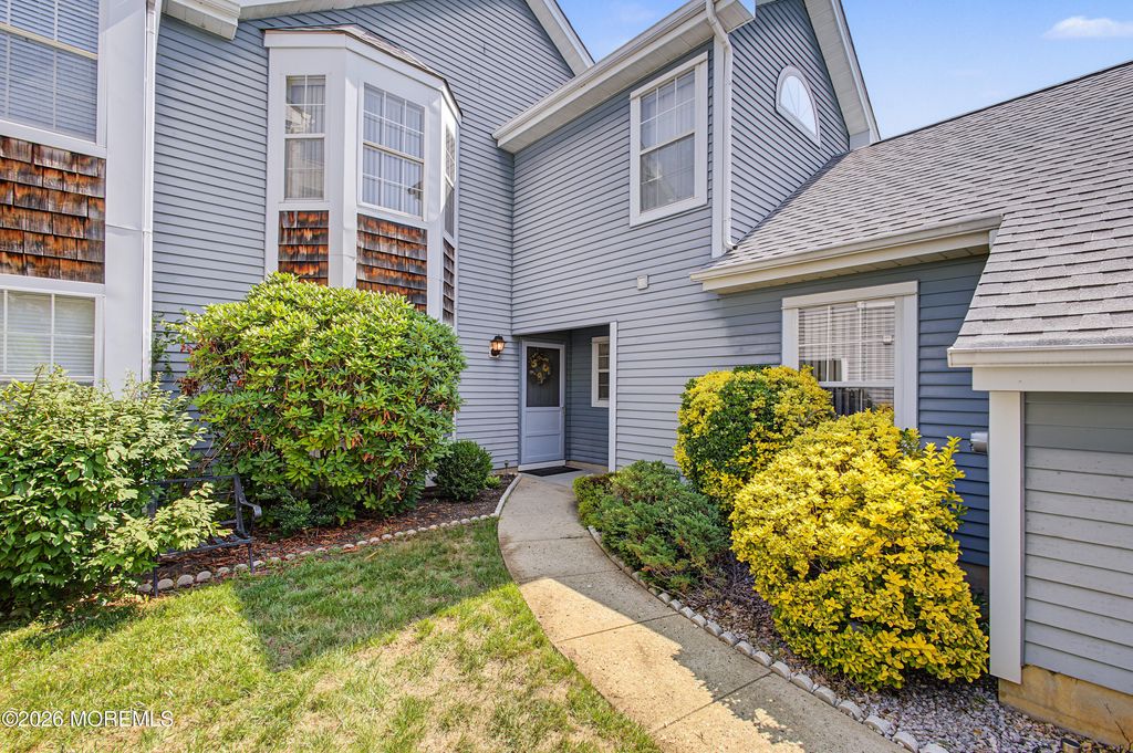 13 Ashbourne Drive A, Monroe, NJ 08831