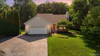 525 Aarons Way, Brandon Charter Township, MI 48462