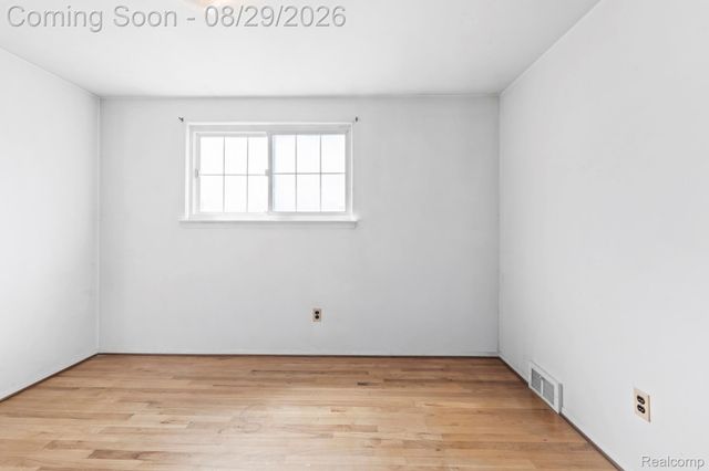 25839 Fairgrove Street, Woodhaven, MI 48183