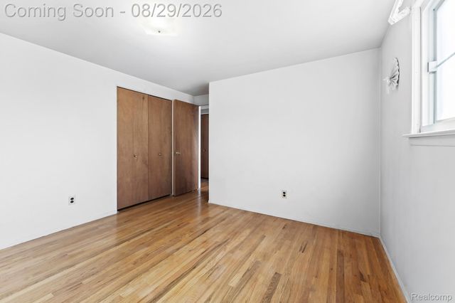 25839 Fairgrove Street, Woodhaven, MI 48183