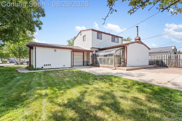 25839 Fairgrove Street, Woodhaven, MI 48183