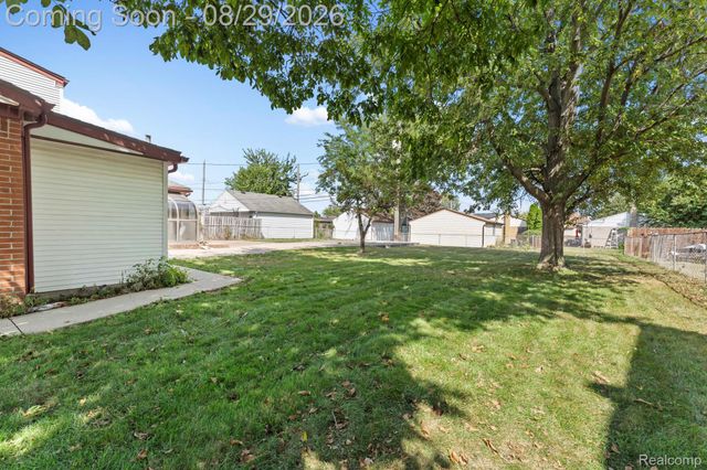 25839 Fairgrove Street, Woodhaven, MI 48183
