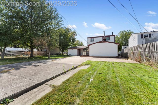 25839 Fairgrove Street, Woodhaven, MI 48183