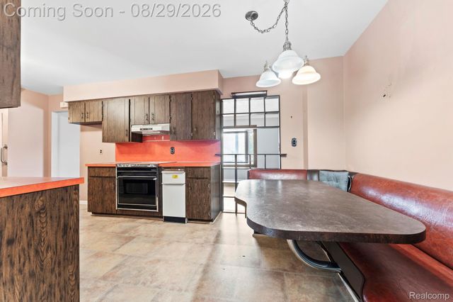 25839 Fairgrove Street, Woodhaven, MI 48183