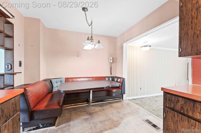 25839 Fairgrove Street, Woodhaven, MI 48183