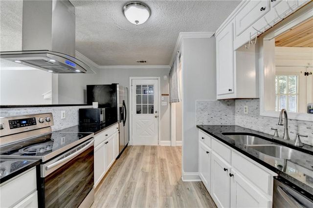 1291 Sommerset Drive, Lawrenceville, GA 30043