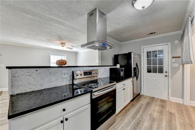 1291 Sommerset Drive, Lawrenceville, GA 30043