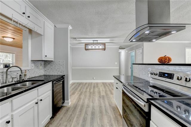 1291 Sommerset Drive, Lawrenceville, GA 30043