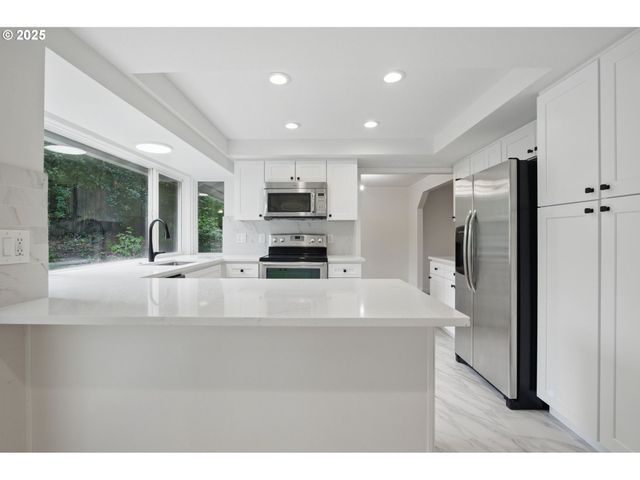 7195 Sw LARA St, Portland, OR 97223