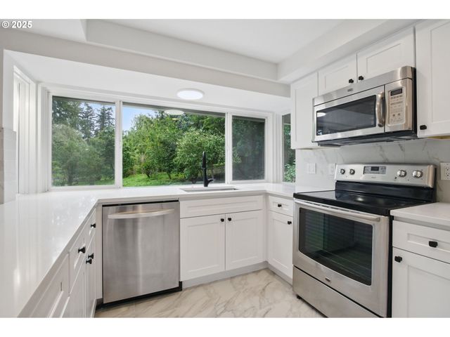 7195 Sw LARA St, Portland, OR 97223
