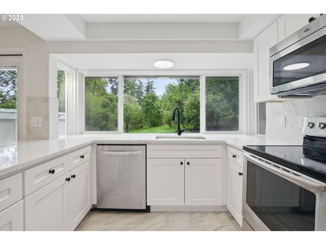 7195 Sw LARA St, Portland, OR 97223