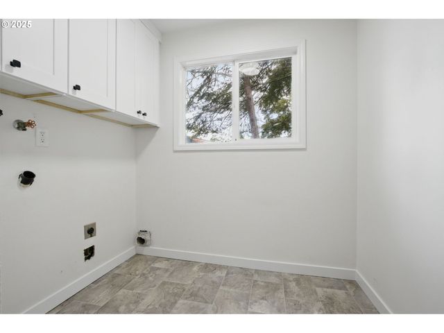 7195 Sw LARA St, Portland, OR 97223