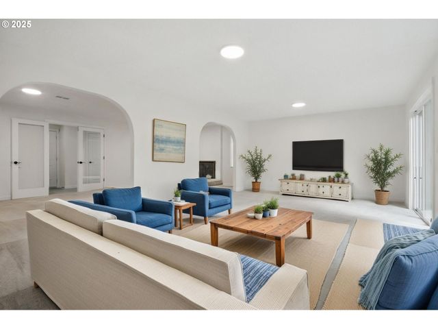 7195 Sw LARA St, Portland, OR 97223
