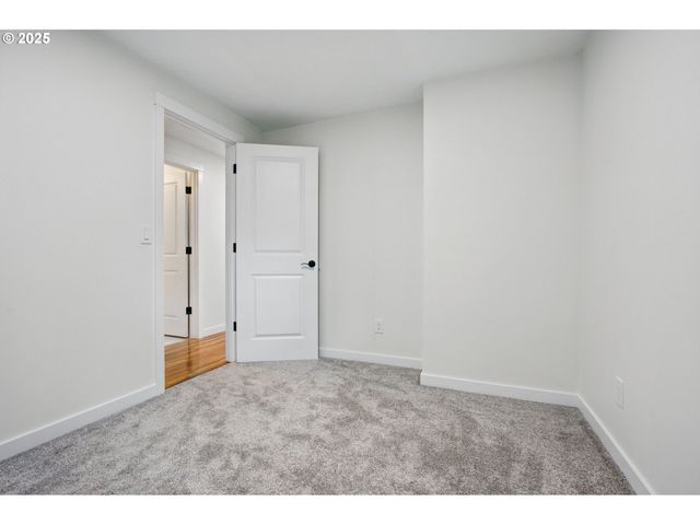 7195 Sw LARA St, Portland, OR 97223