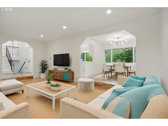 7195 Sw LARA St, Portland, OR 97223