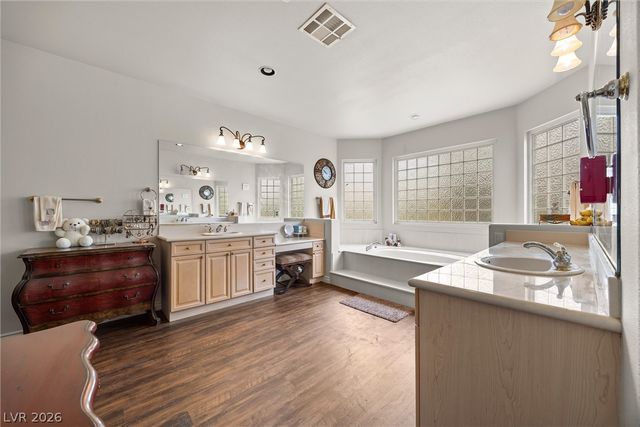 36 Misty Springs Court, Las Vegas, NV 89148