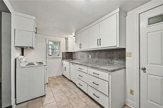 308 S Bridge Street, Smithville, MO 64089