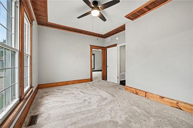 308 S Bridge Street, Smithville, MO 64089