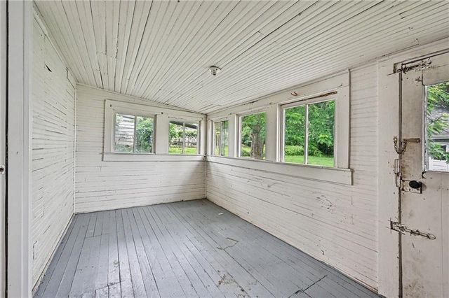 308 S Bridge Street, Smithville, MO 64089