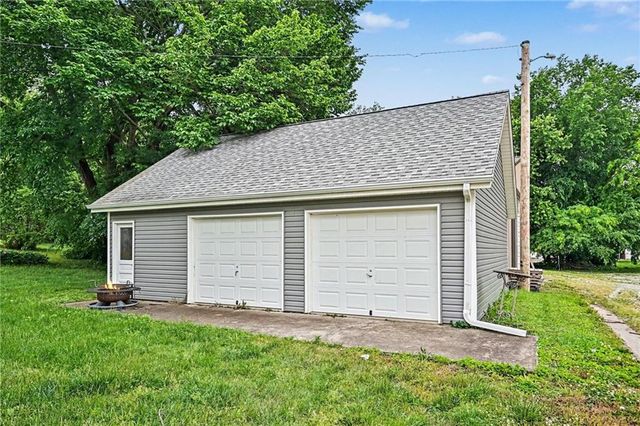 308 S Bridge Street, Smithville, MO 64089