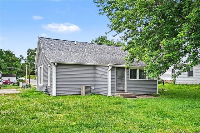 308 S Bridge Street, Smithville, MO 64089