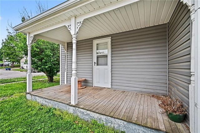 308 S Bridge Street, Smithville, MO 64089