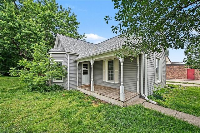 308 S Bridge Street, Smithville, MO 64089