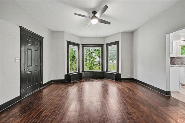 308 S Bridge Street, Smithville, MO 64089