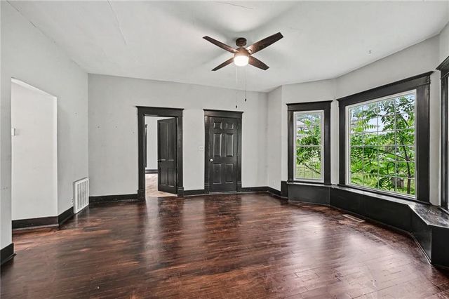 308 S Bridge Street, Smithville, MO 64089