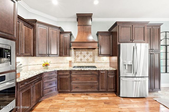 7518 Beechspring Farm Blvd, Louisville, KY 40241