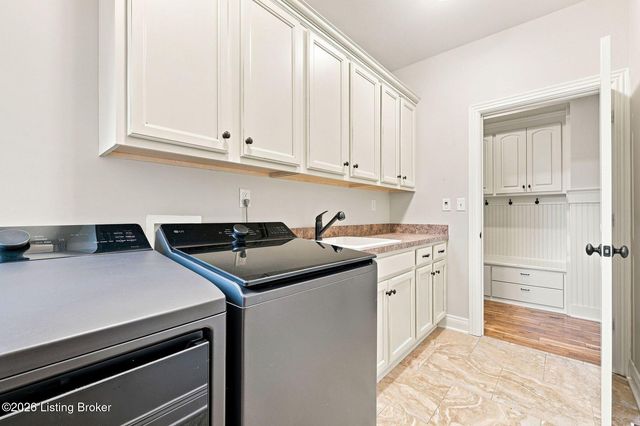 7518 Beechspring Farm Blvd, Louisville, KY 40241