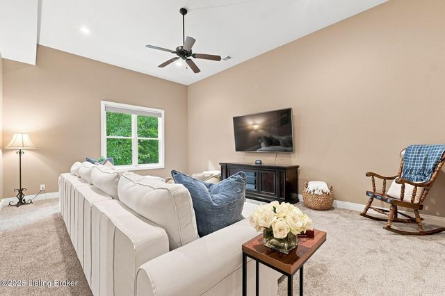 7518 Beechspring Farm Blvd, Louisville, KY 40241