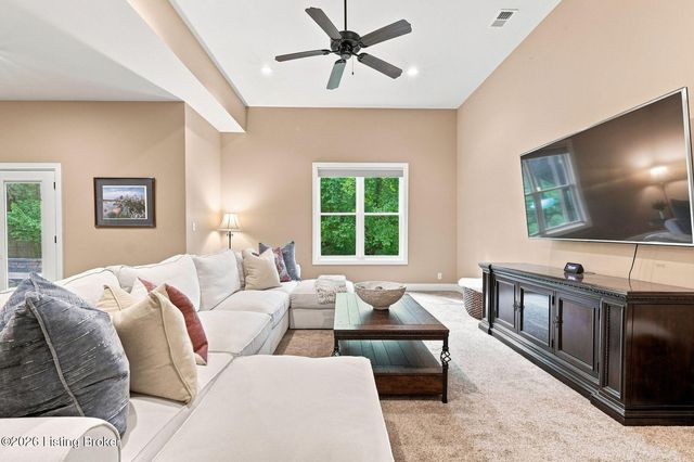 7518 Beechspring Farm Blvd, Louisville, KY 40241