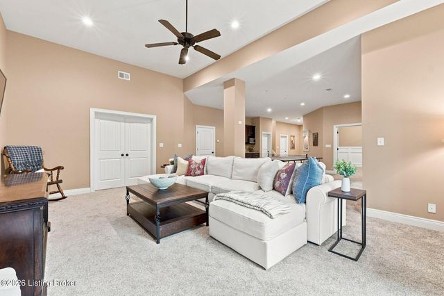 7518 Beechspring Farm Blvd, Louisville, KY 40241