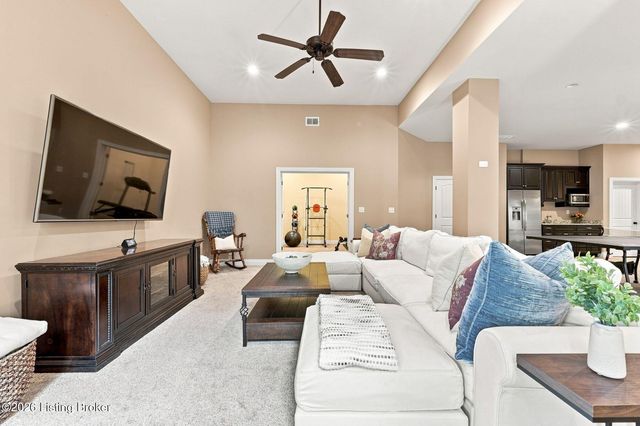 7518 Beechspring Farm Blvd, Louisville, KY 40241