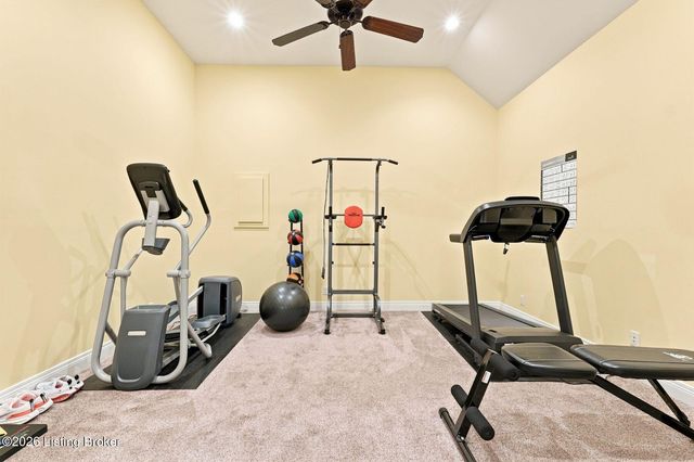 7518 Beechspring Farm Blvd, Louisville, KY 40241