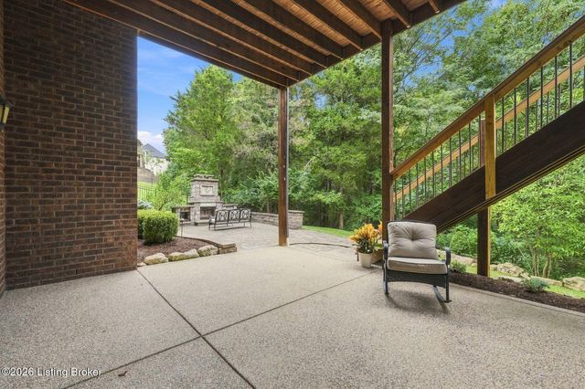 7518 Beechspring Farm Blvd, Louisville, KY 40241